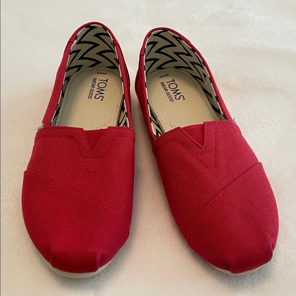 Toms Bold Red Canvas‎ Loafers